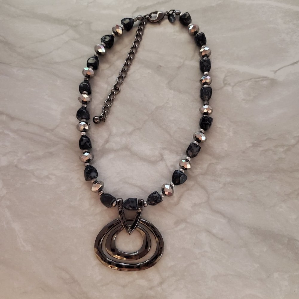 💖 Chico's Beaded Beaded Strand Hammered Pendant Necklace 💖 - Picture 8 of 12